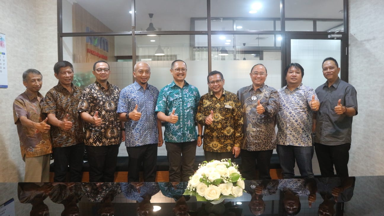 RUPSLB DIVESTASI SAHAM PT MDK & PENANDATANGANAN AKTA JUAL BELI SAHAM KDM-GNA