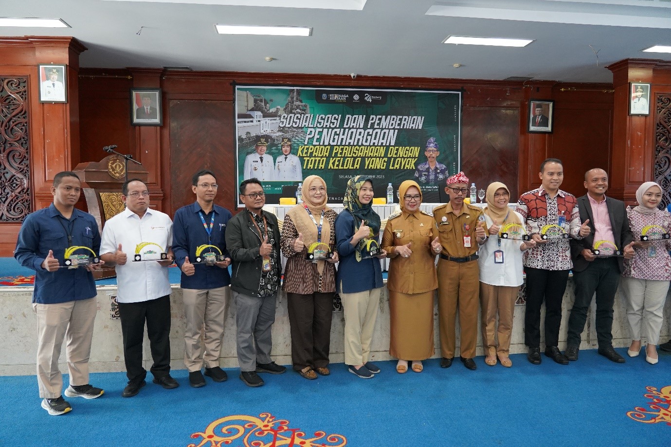 PT KALTIM DAYA MANDIRI MENERIMA PENGHARGAAN PERUSAHAAN DENGAN TATA KELOLA YANG LAYAK