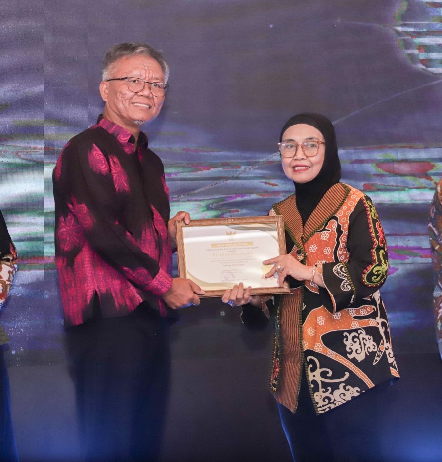 KDM Raih 9 Penghargaan TJSLP Award Kota Bontang 2025