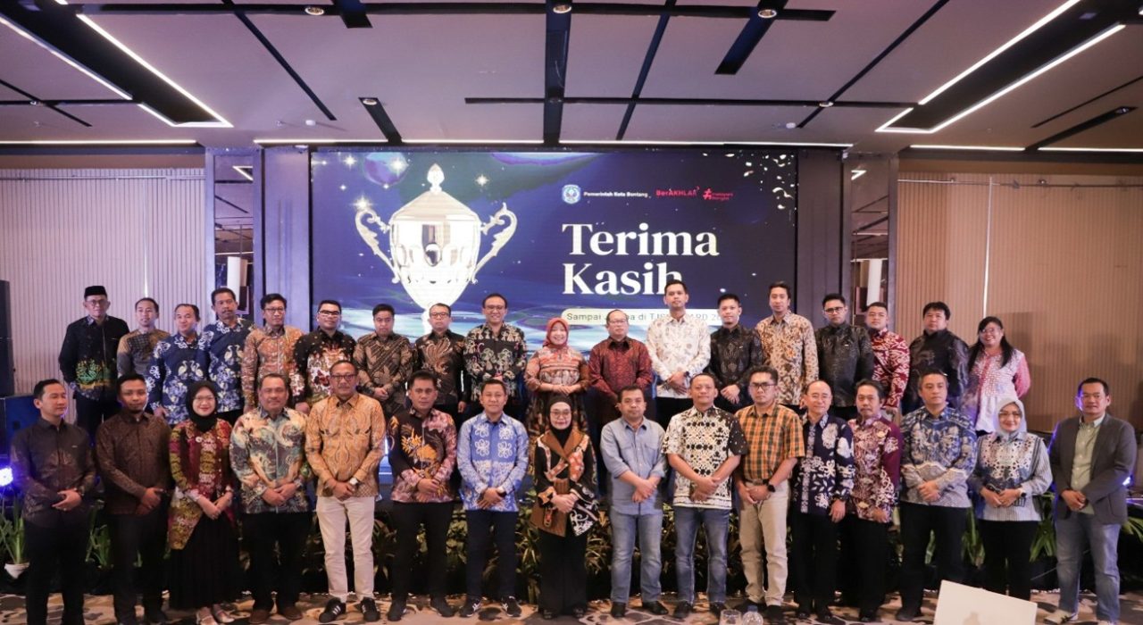 KDM Raih 9 Penghargaan TJSLP Award Kota Bontang 2025